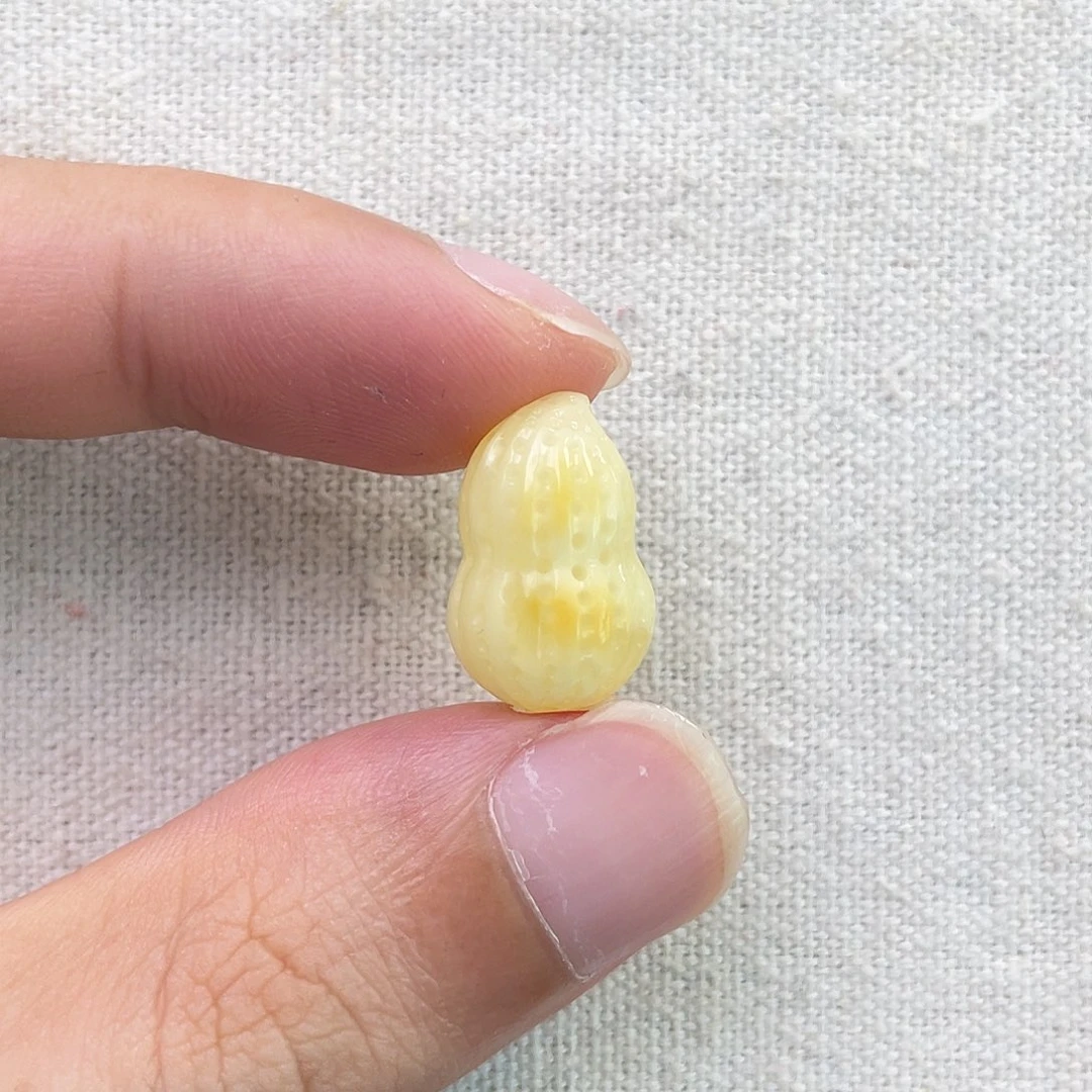 琥珀未镶嵌珠宝奇石花生