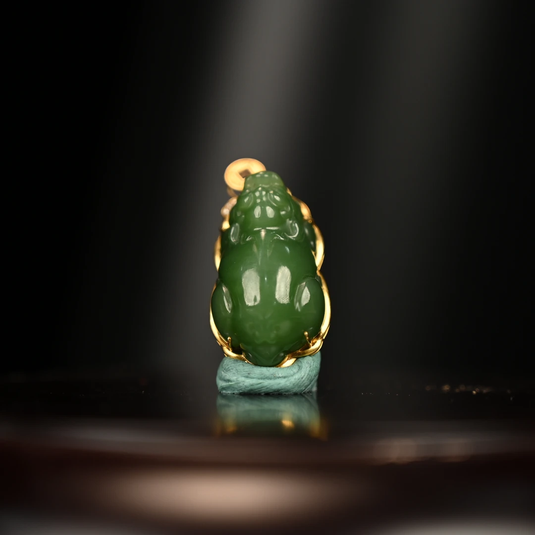 LOT8826 2511170017和田玉碧玉貔貅挂件/保利