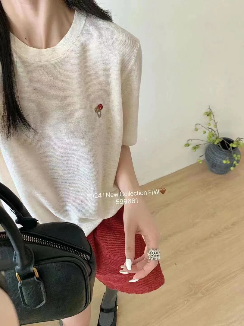 欧洲站2024早秋新款圆领短袖薄款横条肌理感胸前刺绣8293针织衫