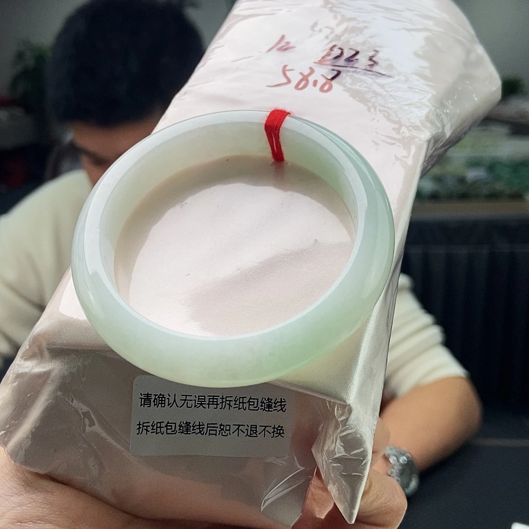 翡翠未镶嵌手镯拍一发一