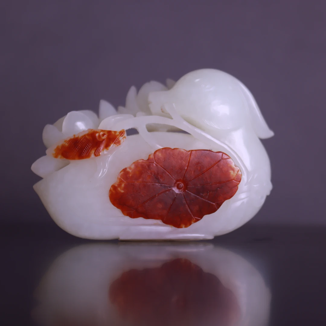 【清】带皮白玉衔莲鹅（长约6.5cm 约104.95g）QTY304