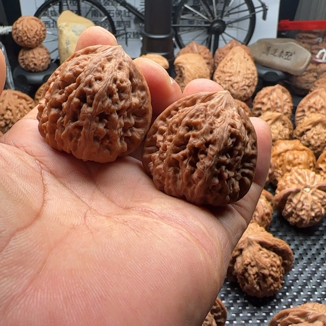 文玩核桃吊坠全品三角平谷凹底39