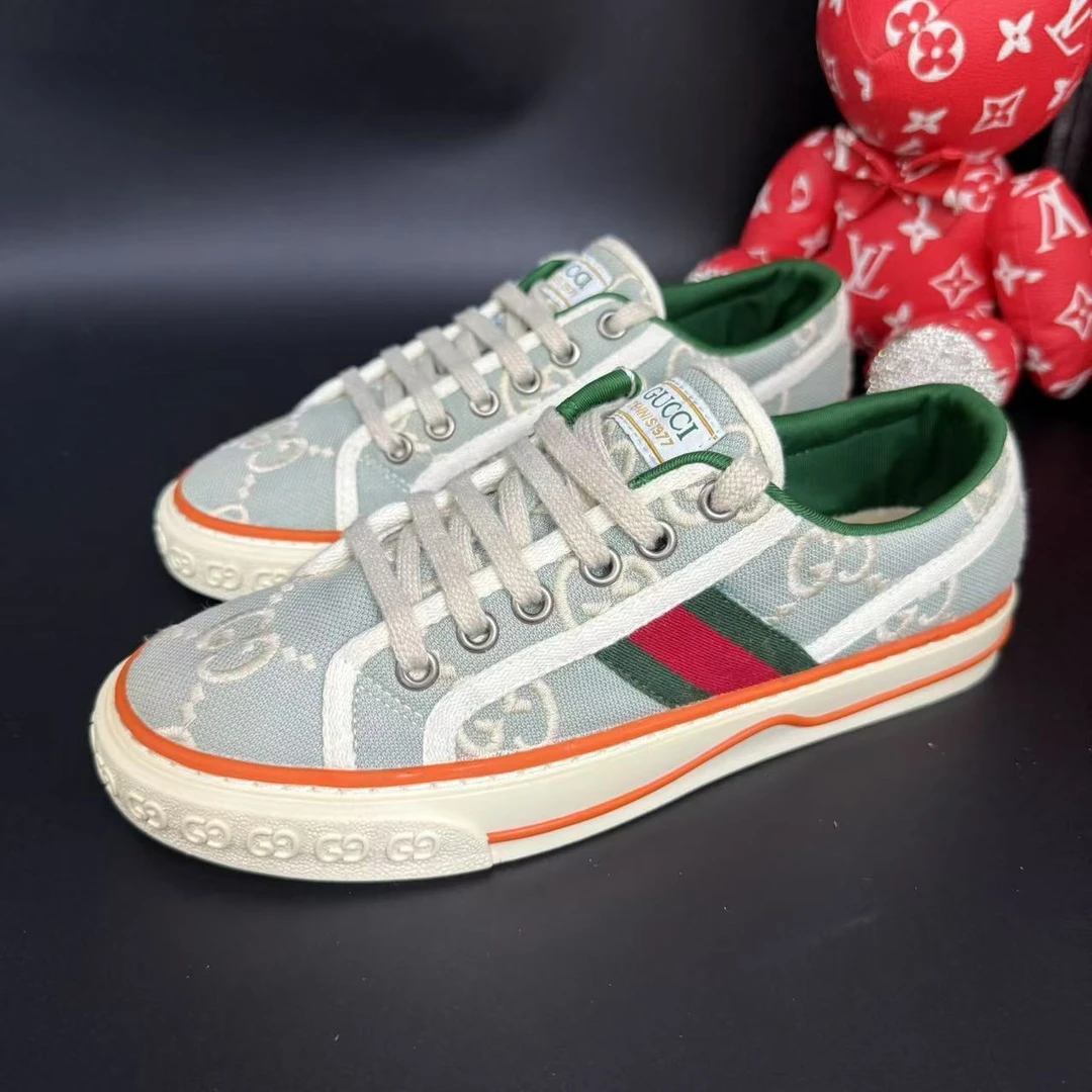 95新 GUCCI/古驰 男士时尚天蓝色帆布1977板鞋38欧码 ddm2715