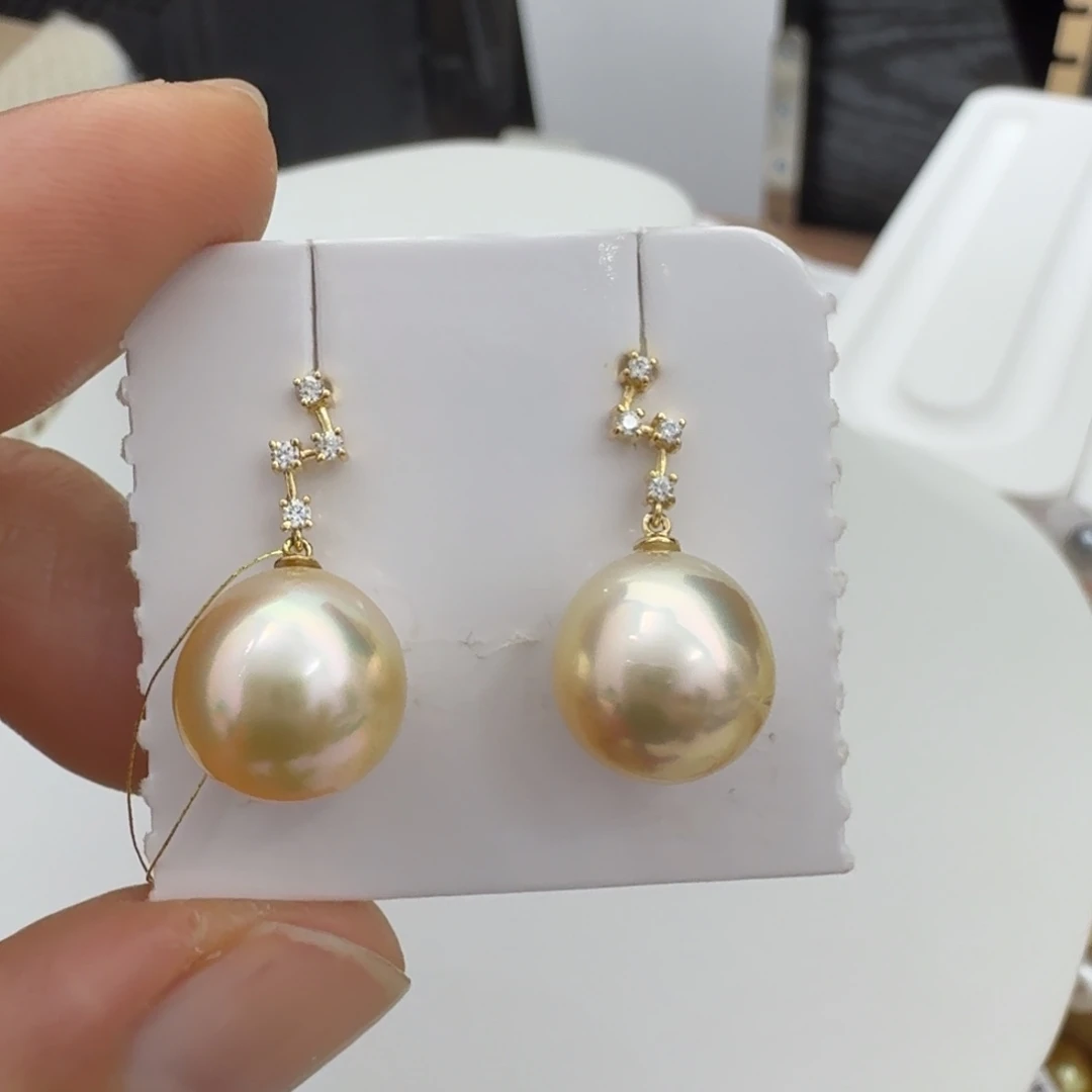 耳饰18K金镶嵌海水珍珠