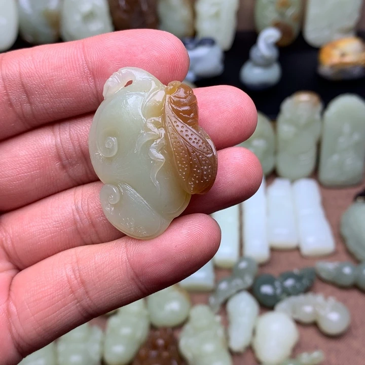 和田玉（糖玉）未镶嵌颈饰