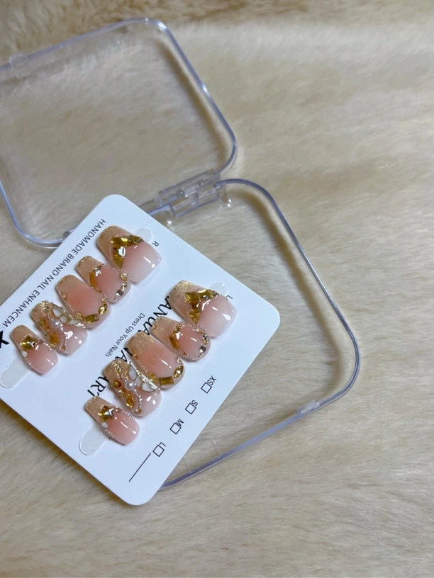 轻轻工作室纯手工穿戴甲01