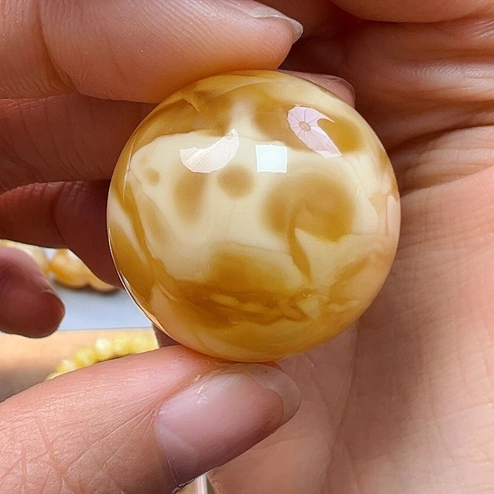 蜜蜡未镶嵌珠宝奇石