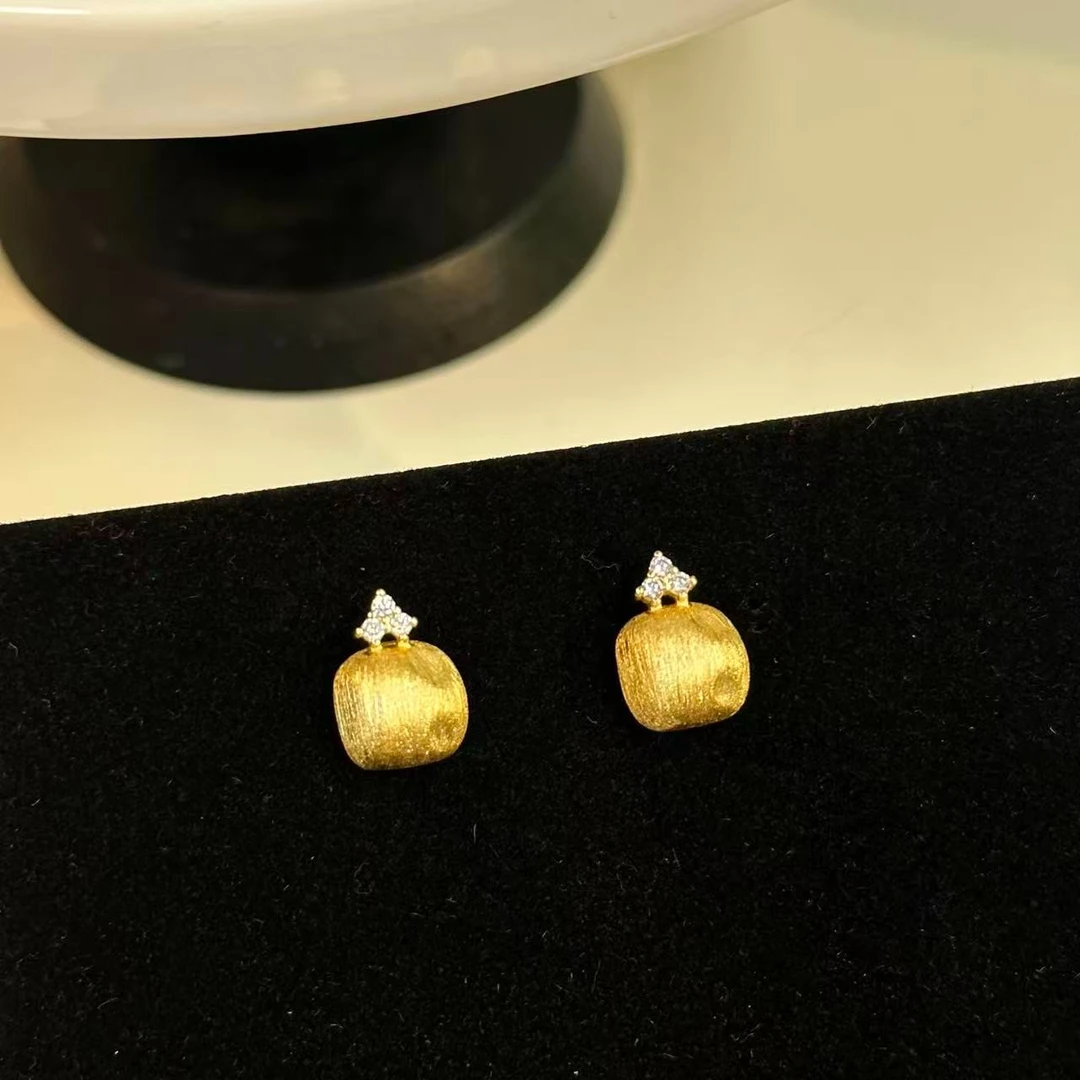 铜合金耳饰 镀K金  拉丝小甜豆耳钉 百搭时尚气质A30