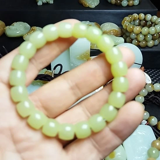 和田玉未镶嵌手串