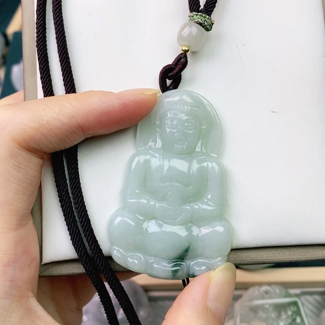 翡翠未镶嵌颈饰观音