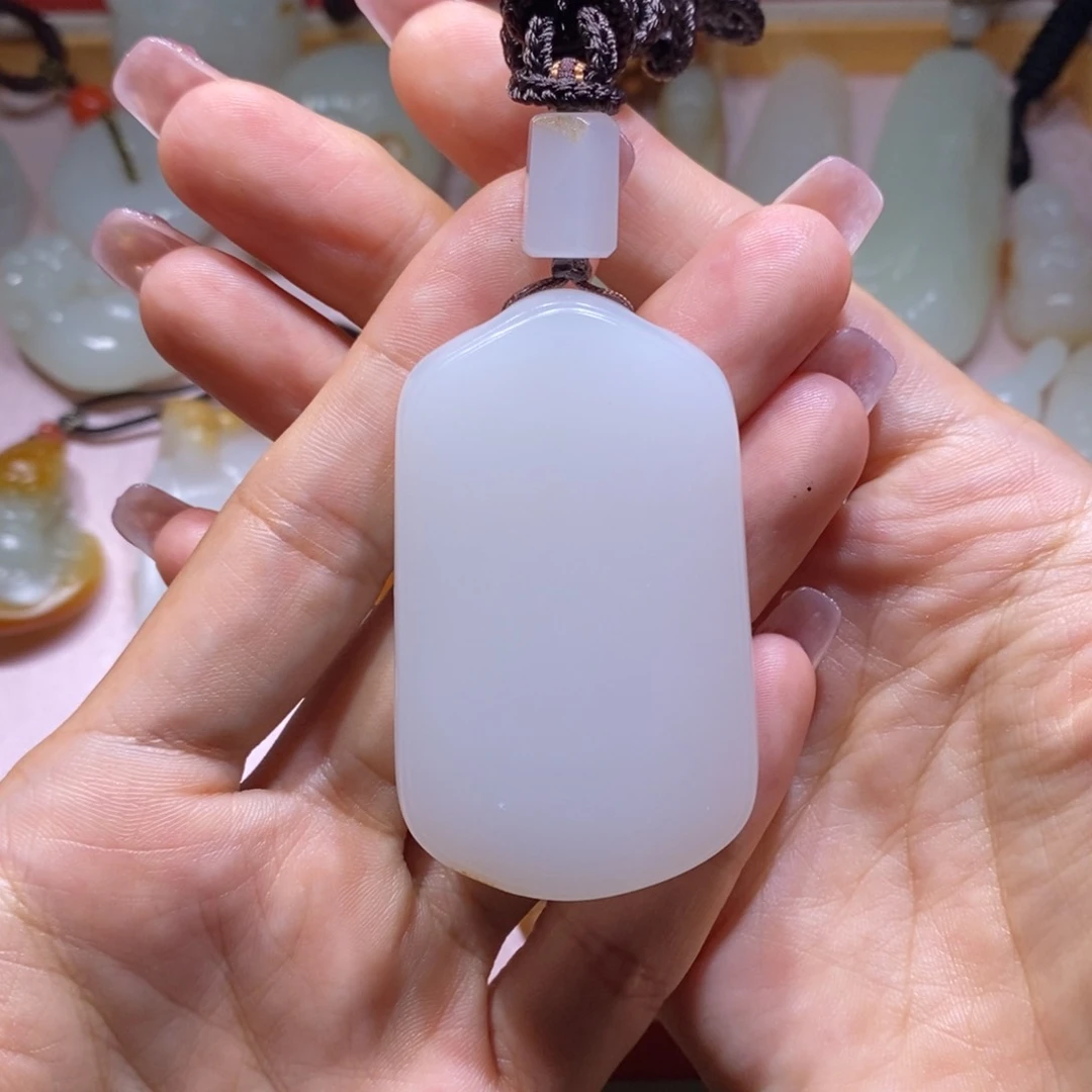 和田玉未镶嵌车挂