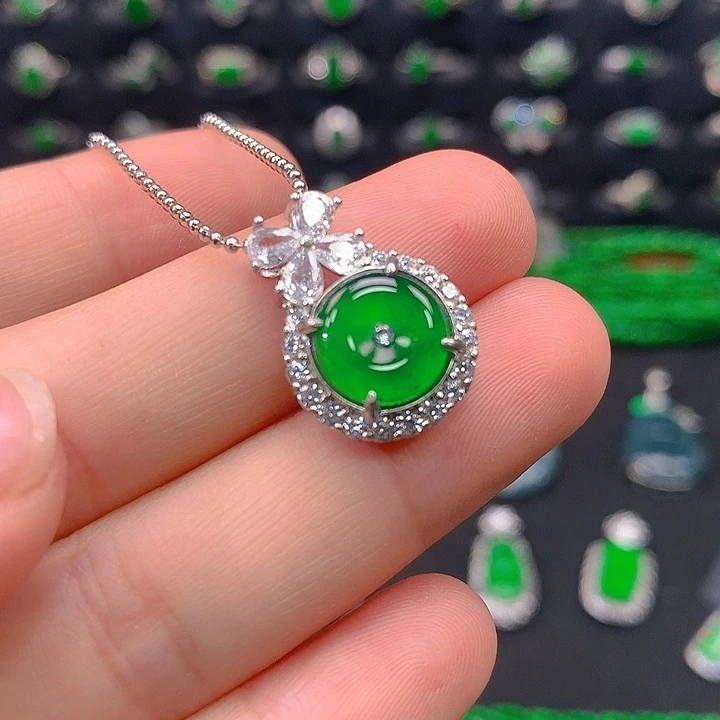 颈饰未镶嵌翡翠平安扣