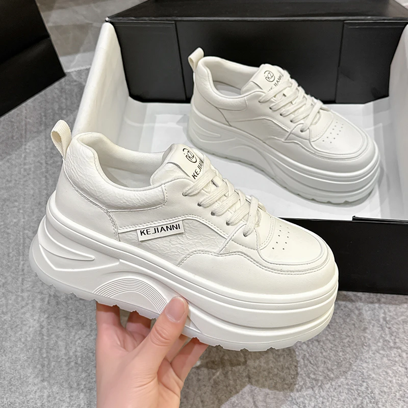 小个子厚底增高小白鞋女2025秋季新款时尚百搭板鞋网红松糕底单鞋