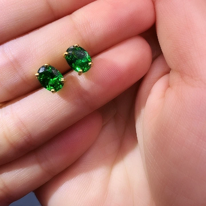 透辉石耳钉银S925镶嵌