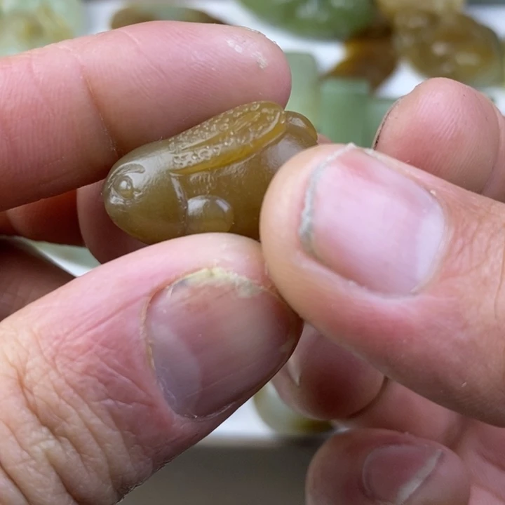 和田玉（糖玉）未镶嵌颈饰