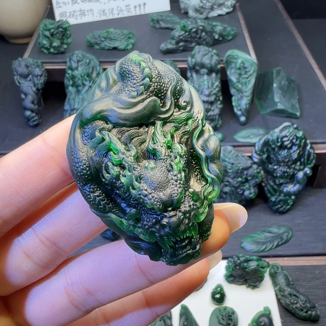 定制翡翠未镶嵌龙牌