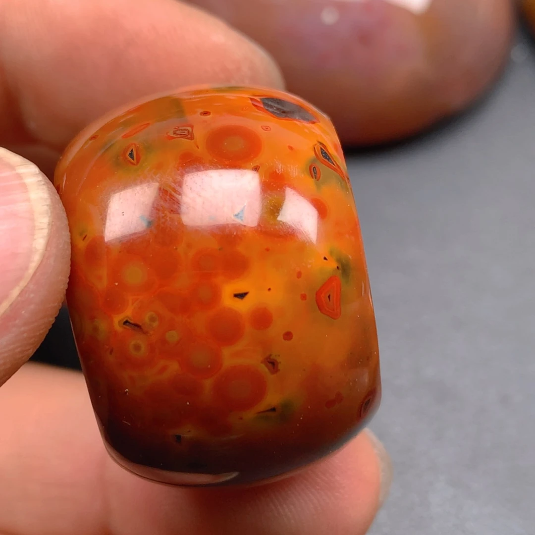 未镶嵌颈饰玛瑙/玉髓路*