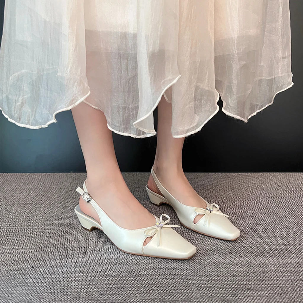 St&Sat/星期六新款法式气质低跟蝴蝶结镂空包头百搭凉鞋女小方头