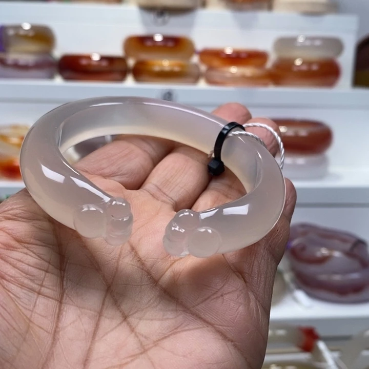 玛瑙/玉髓手镯未镶嵌哇*?