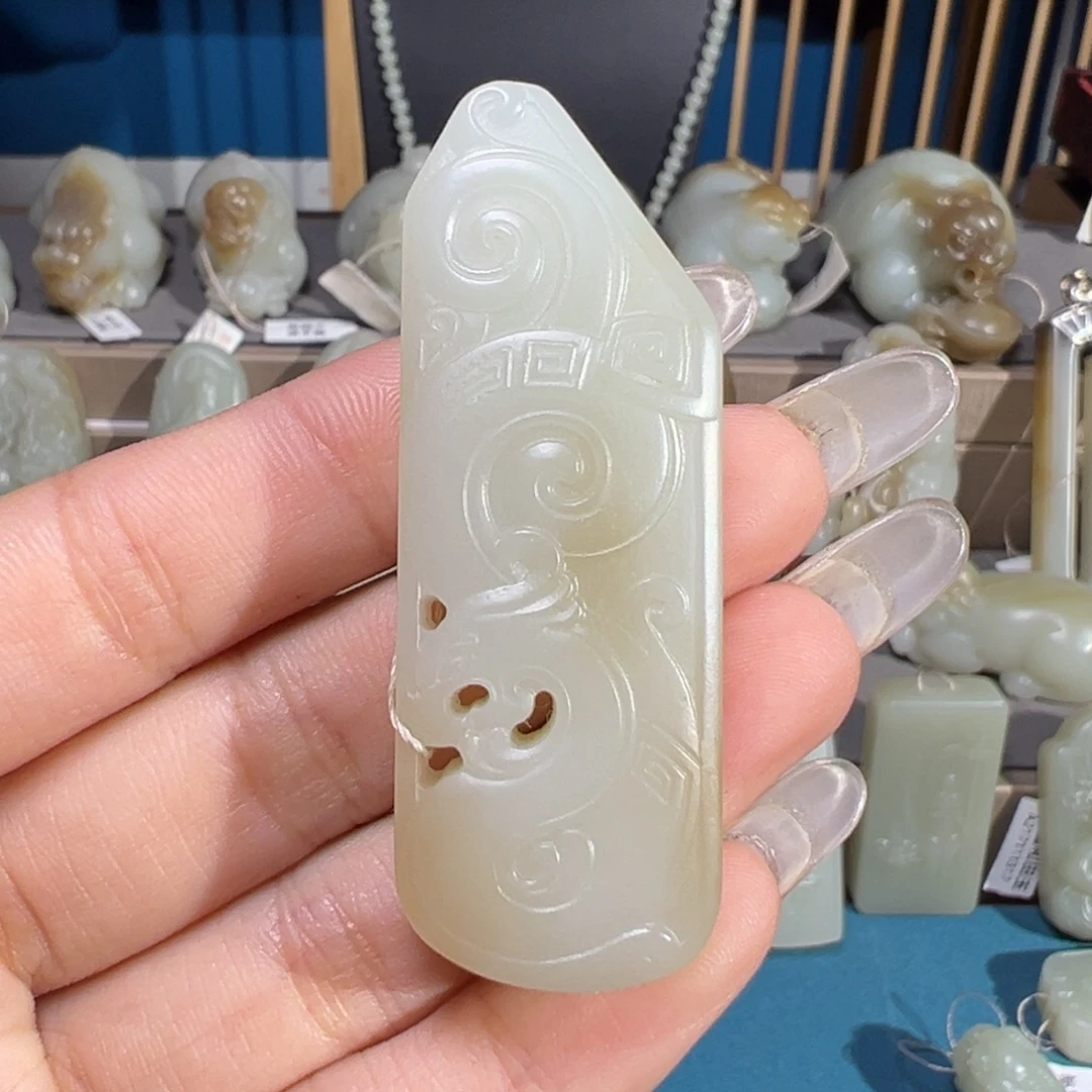 和田玉（糖玉）未镶嵌颈饰