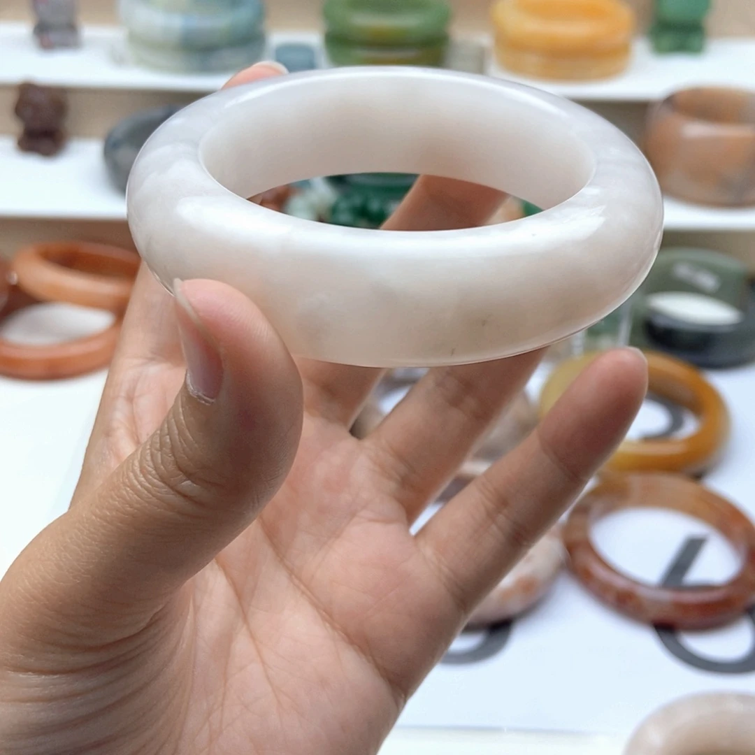 石英质玉手镯未镶嵌C*C