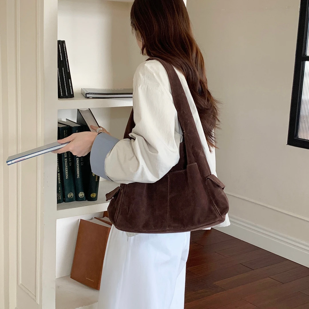 竹笋喵喵 绒面多口袋托特包女2025秋冬休闲百搭通勤大容量单肩包