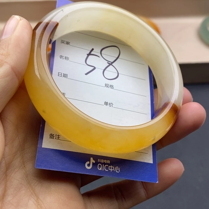 石英质玉未镶嵌手镯