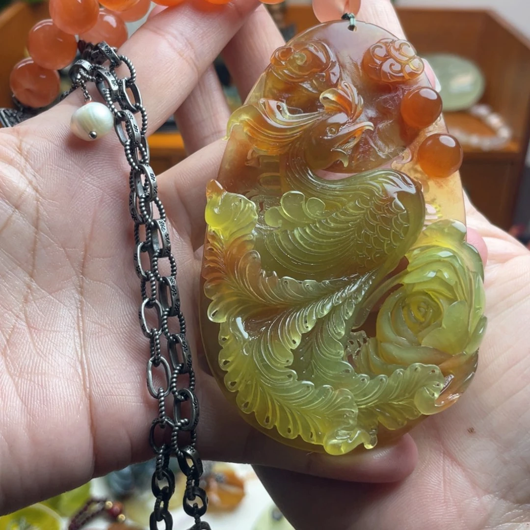 兰***润蛇纹石玉未镶嵌吊坠