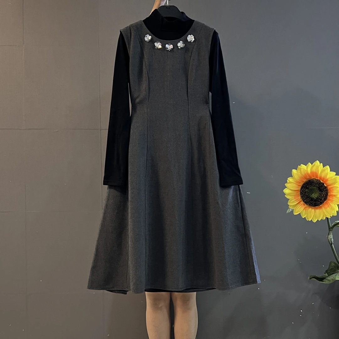 法式名媛小香风重工花朵亮片圆领无袖中长款显瘦连衣裙搭配打底衫