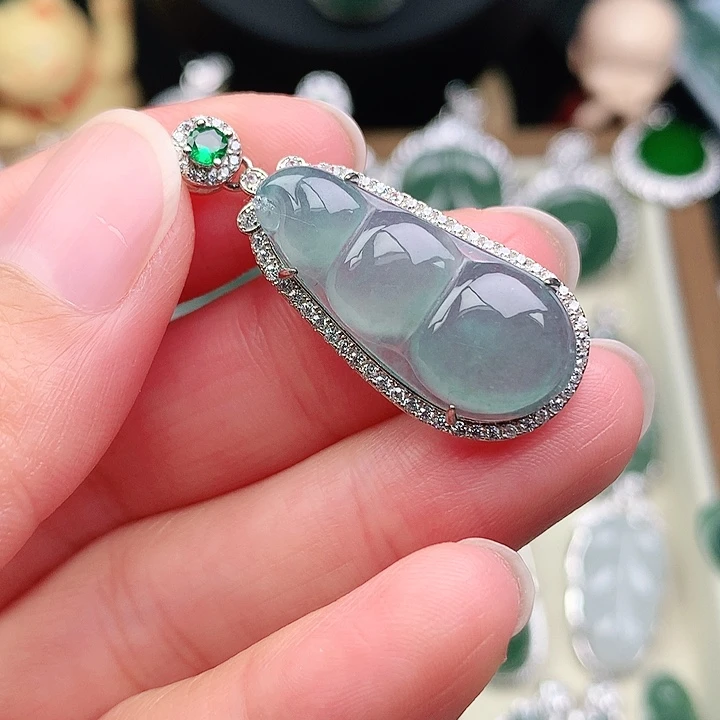 颈饰银S925镶嵌翡翠吊坠