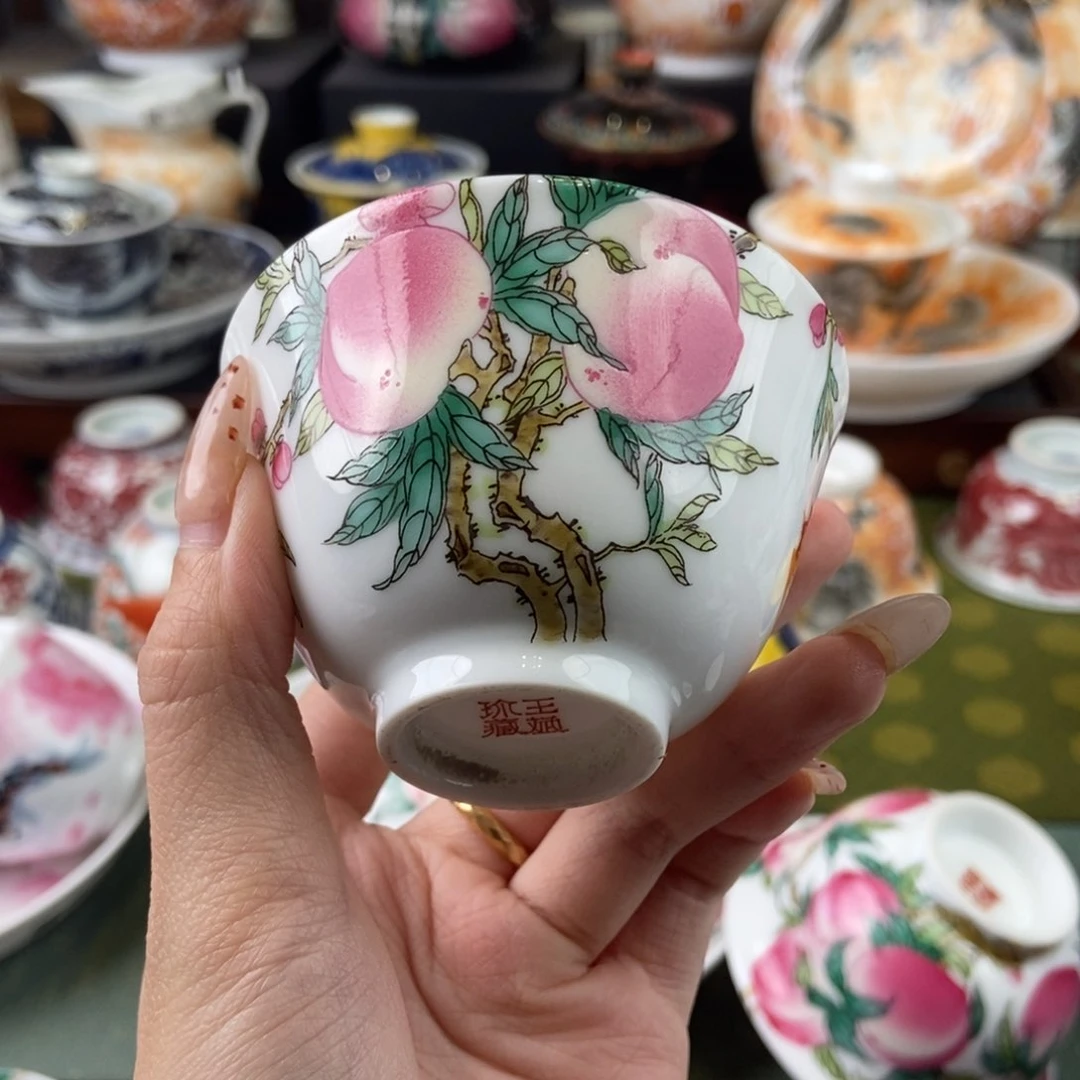 陶瓷的设计师是一个