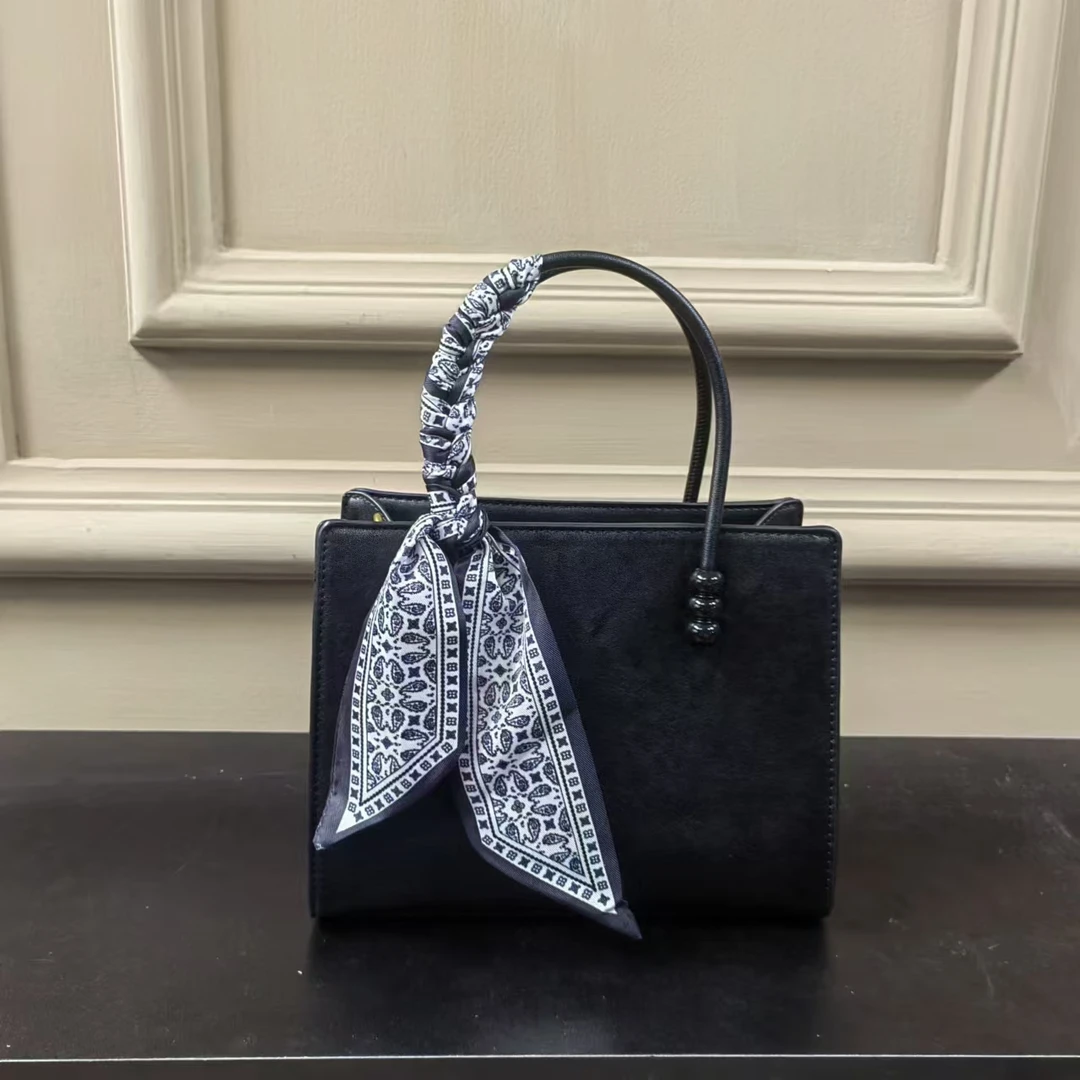 【芝麻集】QYX-81234-黑色休闲百搭女士小众简约单肩女包