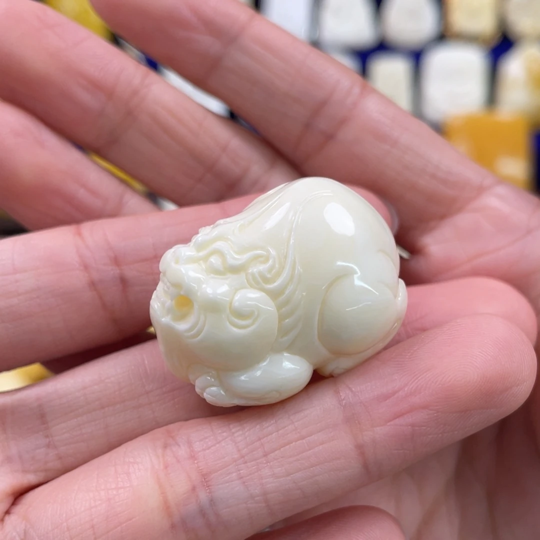 蜜蜡裸石未镶嵌琥珀蜜蜡貔貅