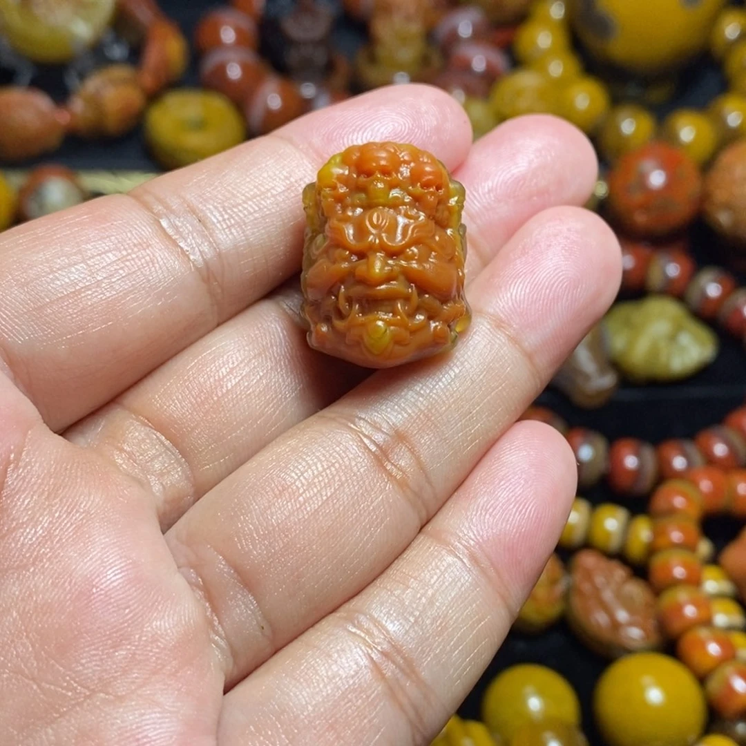 玛瑙/玉髓战国红打孔不退换未镶嵌檐**意