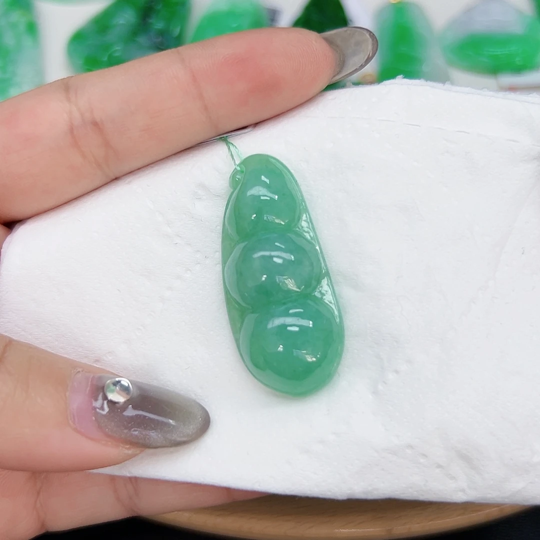 翡翠颈饰18K金镶嵌天然Ａ货翡翠