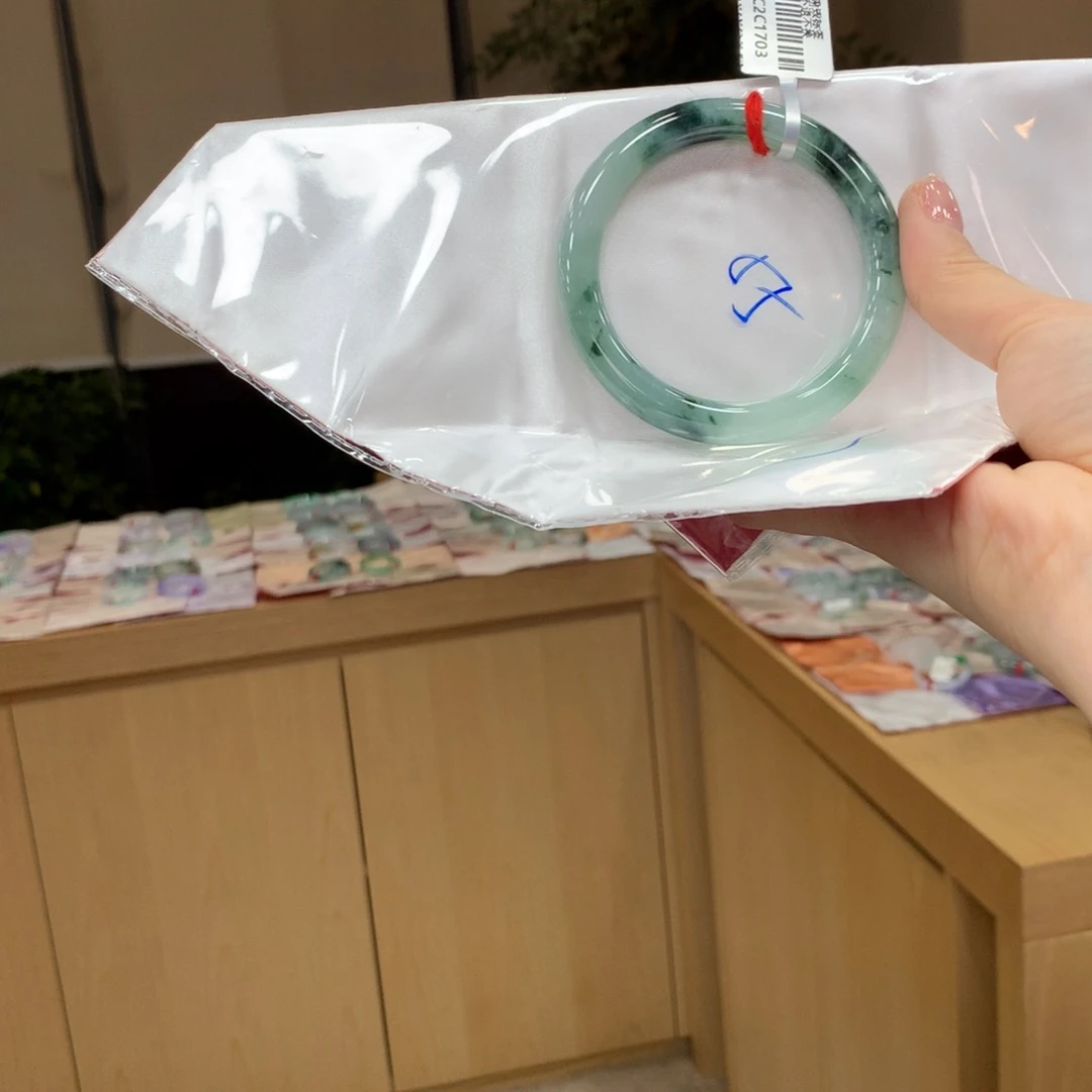 未镶嵌手镯翡翠不退不换