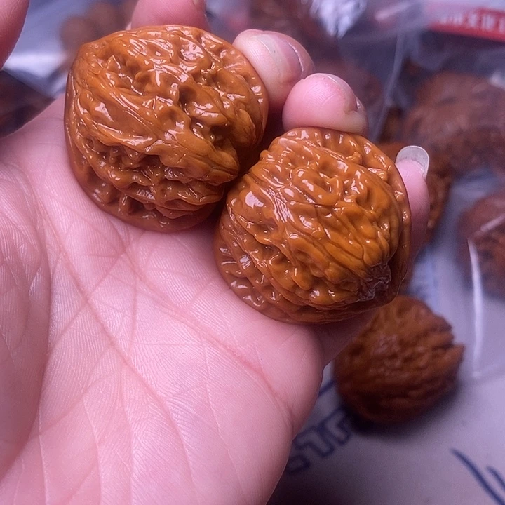 大***美文玩核桃吊坠粗筋