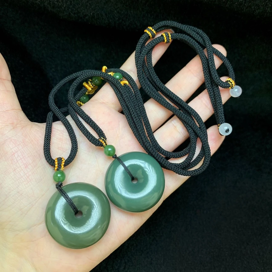 【小宝珠宝】24  T2176-和田玉吊坠-多样性发一件-29x10mm