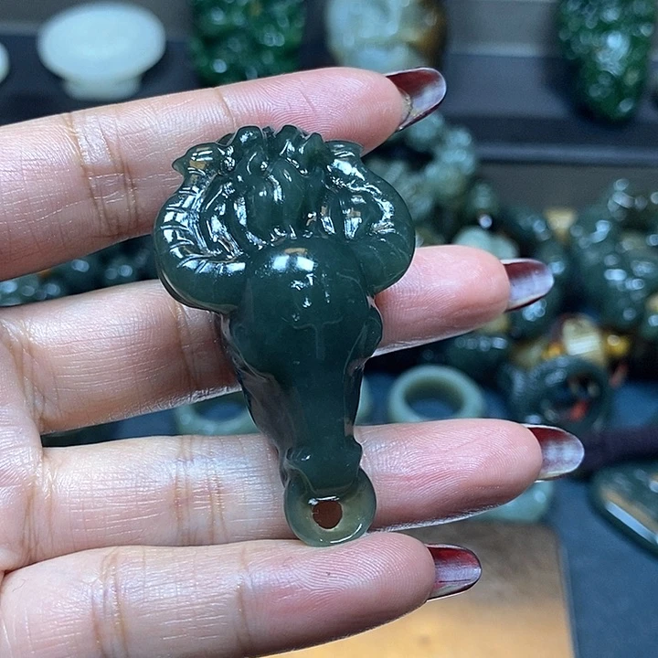 和田玉挂件未镶嵌