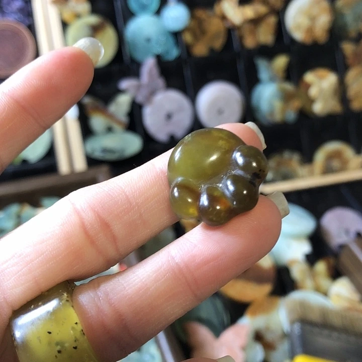 岫玉未镶嵌岫玉挂件