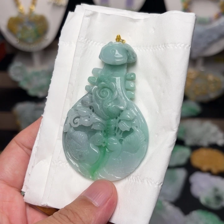 翡翠未镶嵌颈饰吊坠