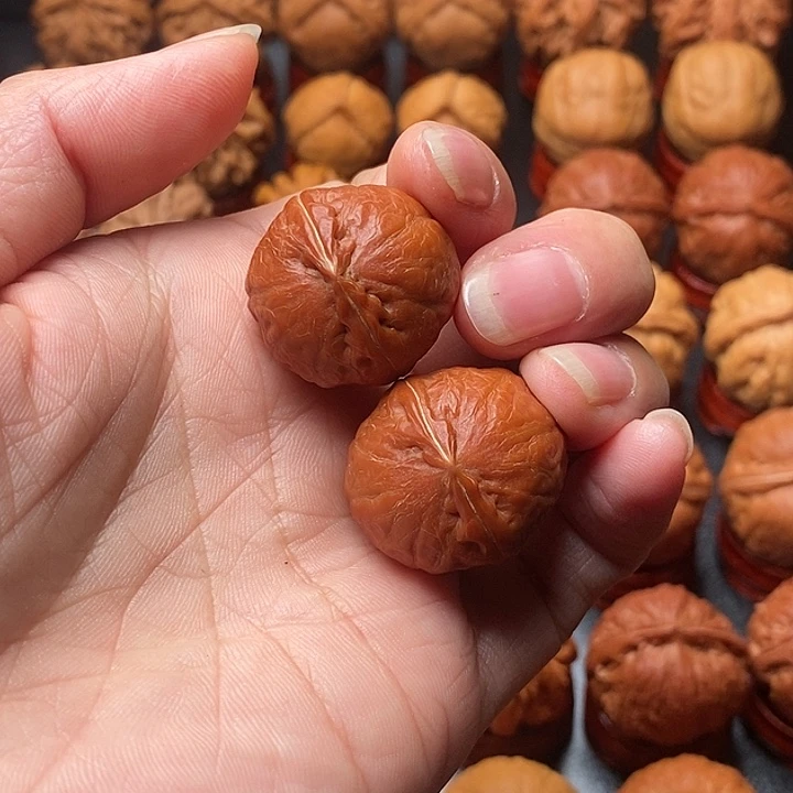 文玩核桃吊坠红枣