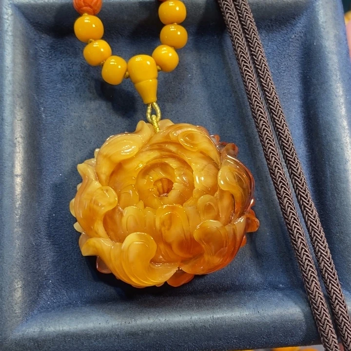未镶嵌颈饰琥珀蜜蜡