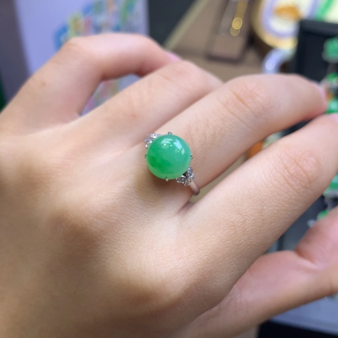 翡翠18K金镶嵌颈饰翡翠