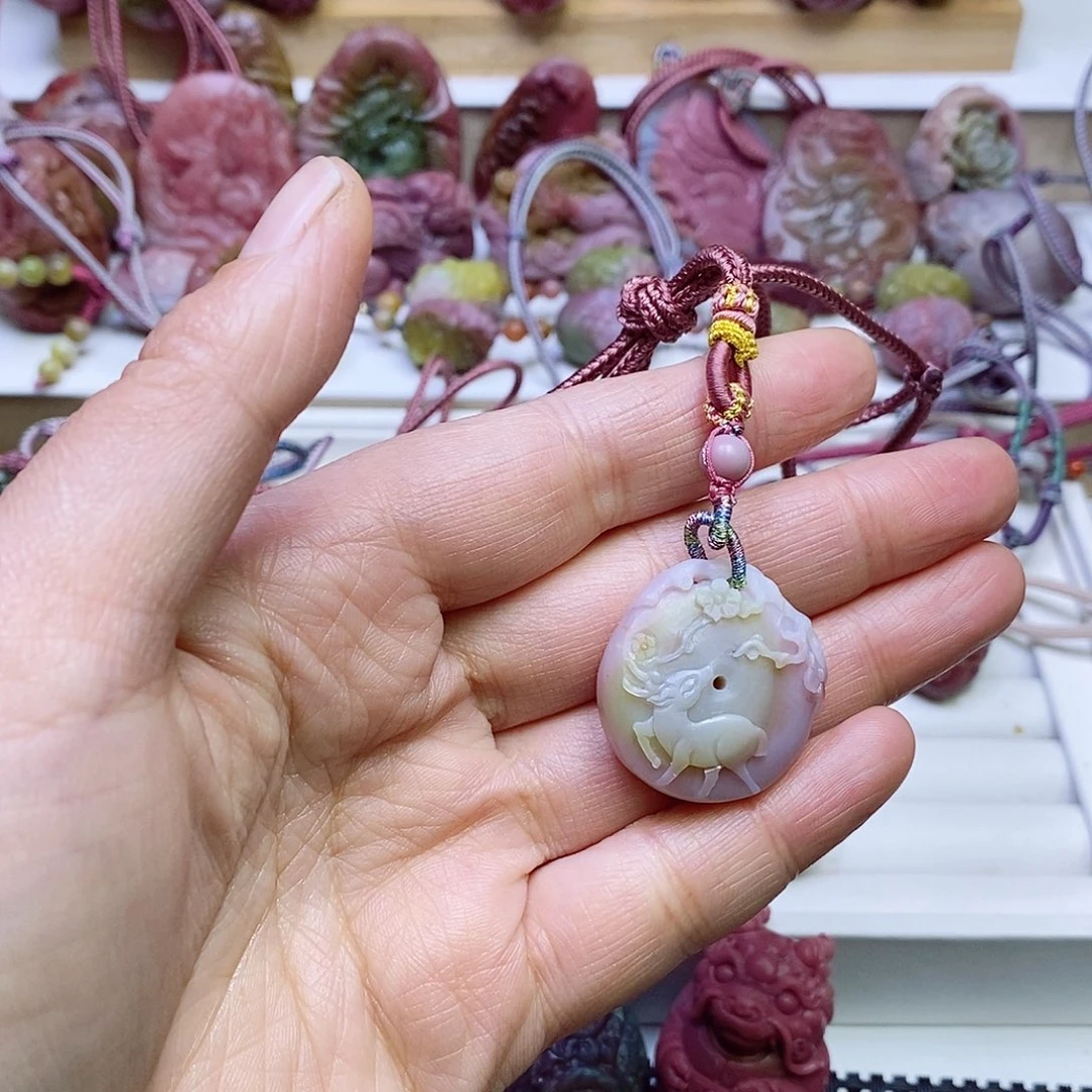 玛瑙/玉髓盐源玛瑙吊坠未镶嵌