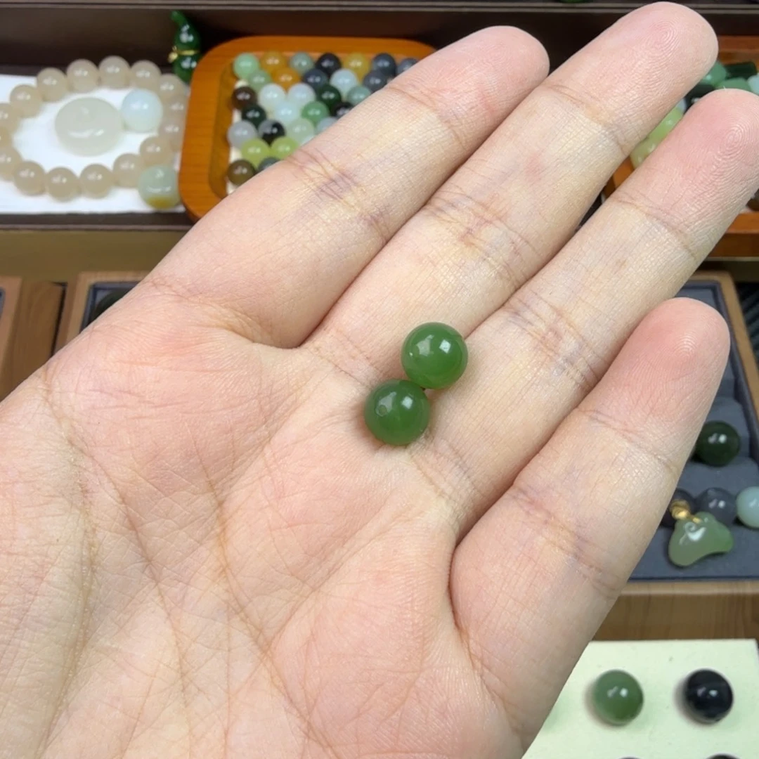 和田玉未镶嵌珠宝半成品卡八碧玉单珠一对