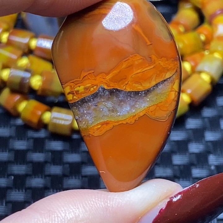 玛瑙/玉髓颈饰未镶嵌