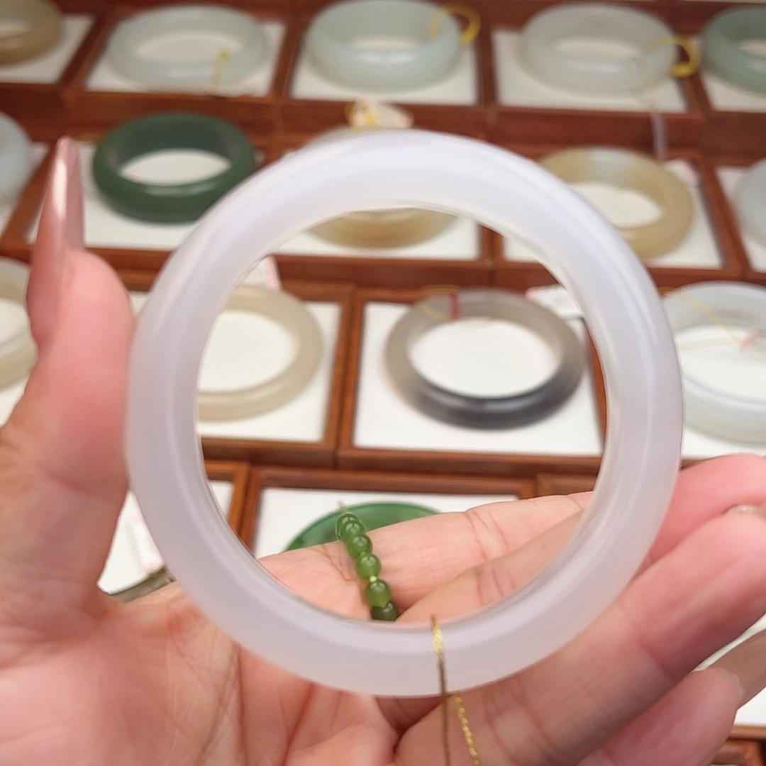 和田玉未镶嵌手镯52.3