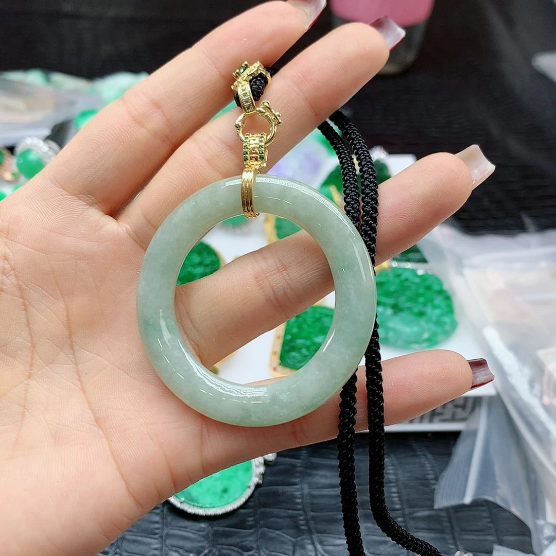 【闪购商品】翡翠吊坠(赠链)未镶嵌