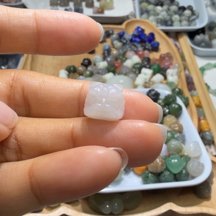 张***行和田玉未镶嵌珠宝半成品